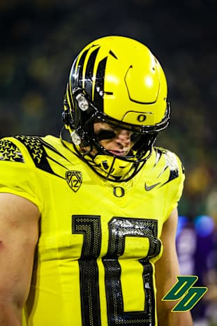 Oregon Ducks quarterback Bo Nix vs. Washington.